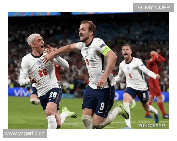 英格兰与意大利下半场激战回顾精彩瞬间与战术分析